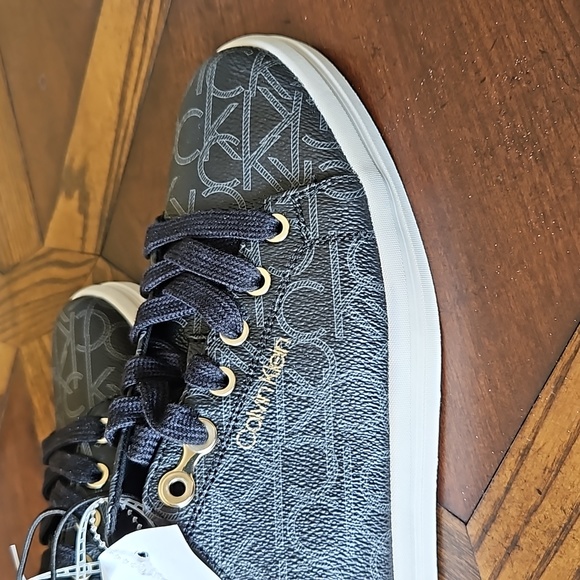 Calvin Klein Women's Michaela Low Top Sneakers NWT - Picture 6 of 7